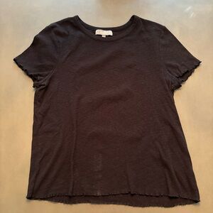 Black short sleeve tee